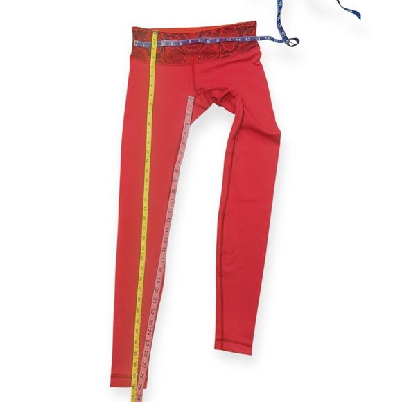 LULULEMON Women’s Coral Snakeskin Print Wunder Under Reversible Legging Size 6 - Picture 5 of 5